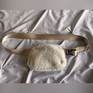 Lululemon Athletica Light Beige Sherpa Fuzzy Belt Bag Fanny Pack